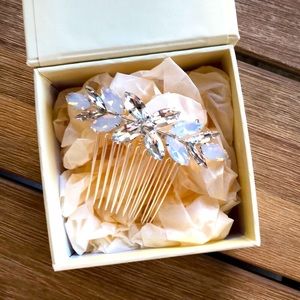 Brides & Hairpins FIORELLA COMB - STYLE 272